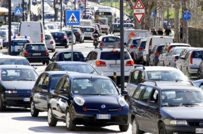 Pescara avvolta nella cappa dei fumi